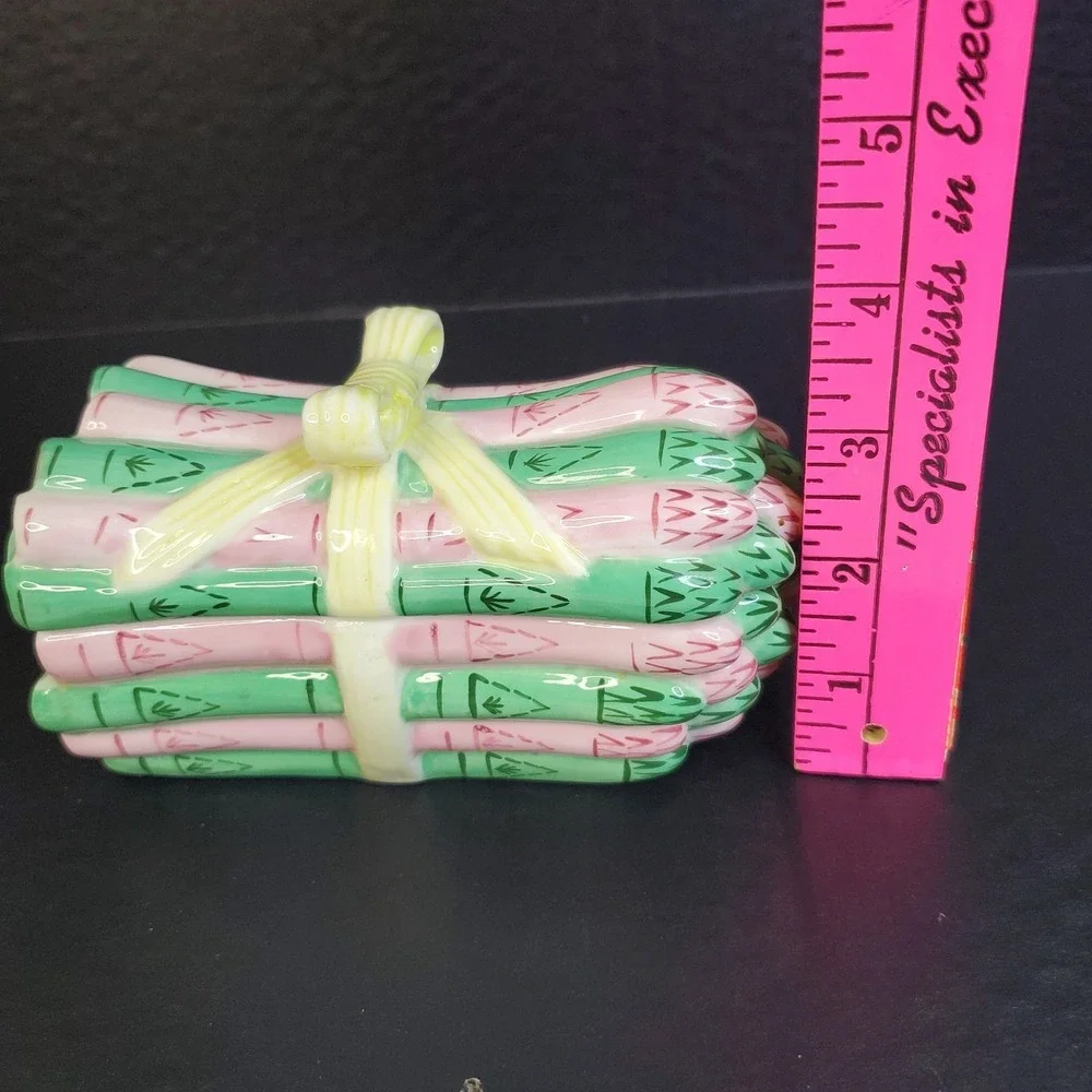 Metropolitan Museum of Art (MMA) Asparagus Trinket Box Small Pink‎ Green Russian
